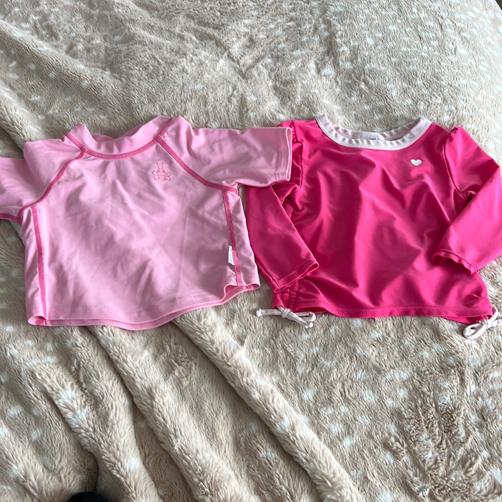 Set of 2 baby girl rashguards i play. And old navy (18/12-18 months)